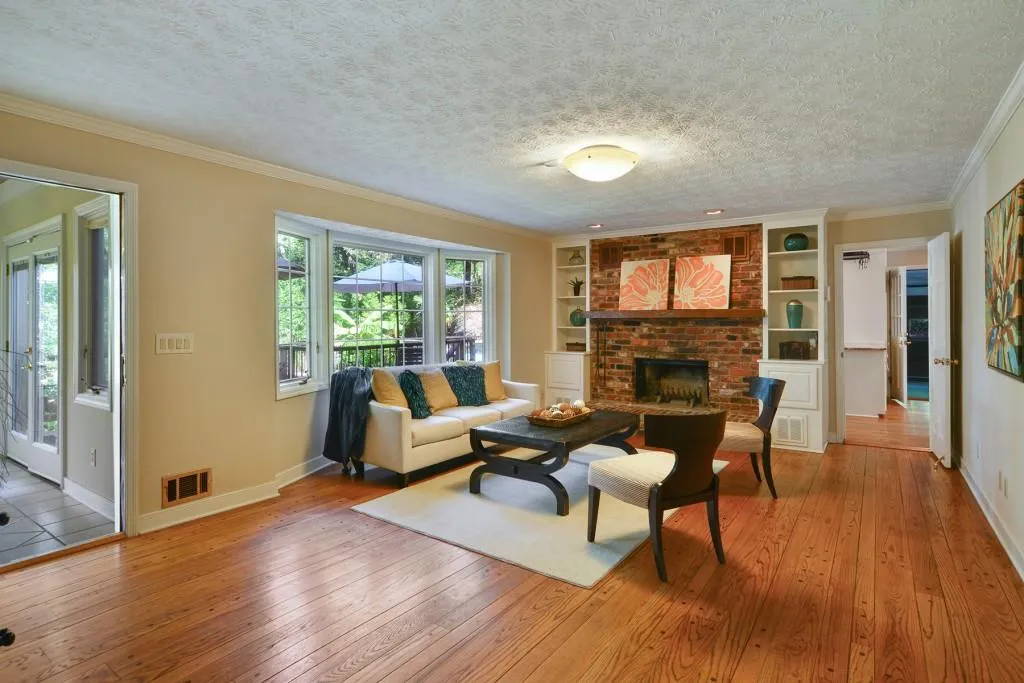 7985 Saddle Ridge Drive, Sandy Springs, Georgia 30350, 5 Bedrooms Bedrooms, ,3 BathroomsBathrooms,Residential,Sold,7985 Saddle Ridge Drive,6117627