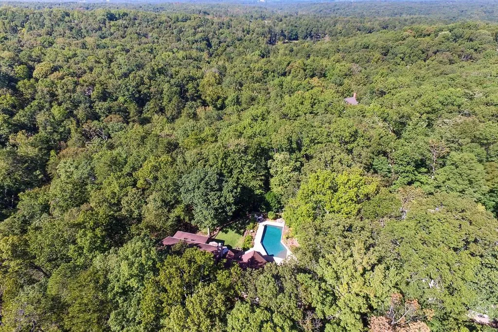 7985 Saddle Ridge Drive, Sandy Springs, Georgia 30350, 5 Bedrooms Bedrooms, ,3 BathroomsBathrooms,Residential,Sold,7985 Saddle Ridge Drive,6117627