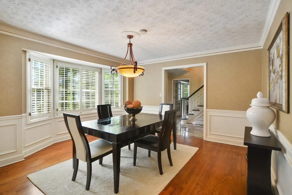 7985 Saddle Ridge Drive, Sandy Springs, Georgia 30350, 5 Bedrooms Bedrooms, ,3 BathroomsBathrooms,Residential,Sold,7985 Saddle Ridge Drive,6117627