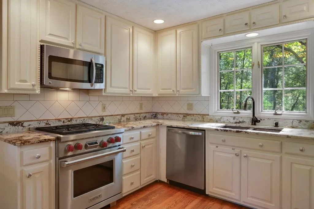 7985 Saddle Ridge Drive, Sandy Springs, Georgia 30350, 5 Bedrooms Bedrooms, ,3 BathroomsBathrooms,Residential,Sold,7985 Saddle Ridge Drive,6117627