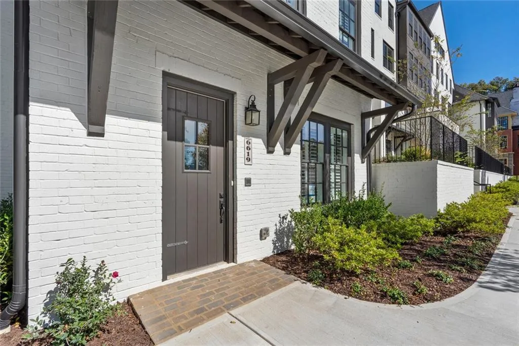 6619 Aria Boulevard Unit 118, Sandy Springs, Georgia 30328, 3 Bedrooms Bedrooms, ,4 BathroomsBathrooms,Residential,Sold,6619 Aria Boulevard Unit 118,6710513
