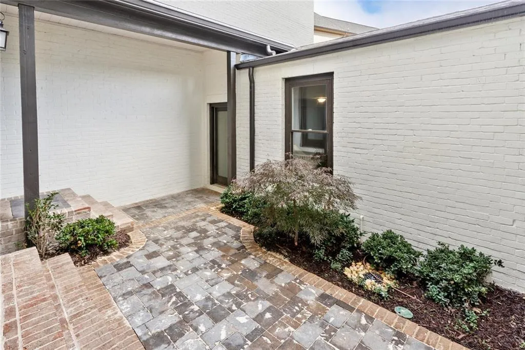 6619 Aria Boulevard Unit 118, Sandy Springs, Georgia 30328, 3 Bedrooms Bedrooms, ,4 BathroomsBathrooms,Residential,Sold,6619 Aria Boulevard Unit 118,6710513