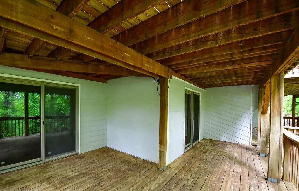 325 Skyridge Drive, Sandy Springs, Georgia 30350, 5 Bedrooms Bedrooms, ,4 BathroomsBathrooms,Residential,Sold,325 Skyridge Drive,6539376