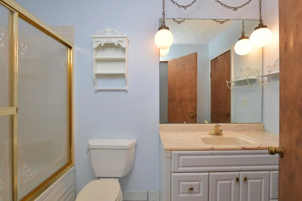 325 Skyridge Drive, Sandy Springs, Georgia 30350, 5 Bedrooms Bedrooms, ,4 BathroomsBathrooms,Residential,Sold,325 Skyridge Drive,6539376