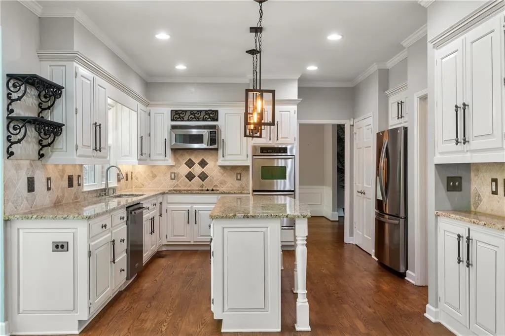 7860 Fawndale Way, Sandy Springs, Georgia 30350, 6 Bedrooms Bedrooms, ,5 BathroomsBathrooms,Residential,Sold,7860 Fawndale Way,6865067