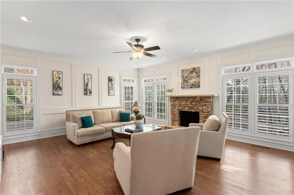 7860 Fawndale Way, Sandy Springs, Georgia 30350, 6 Bedrooms Bedrooms, ,5 BathroomsBathrooms,Residential,Sold,7860 Fawndale Way,6865067