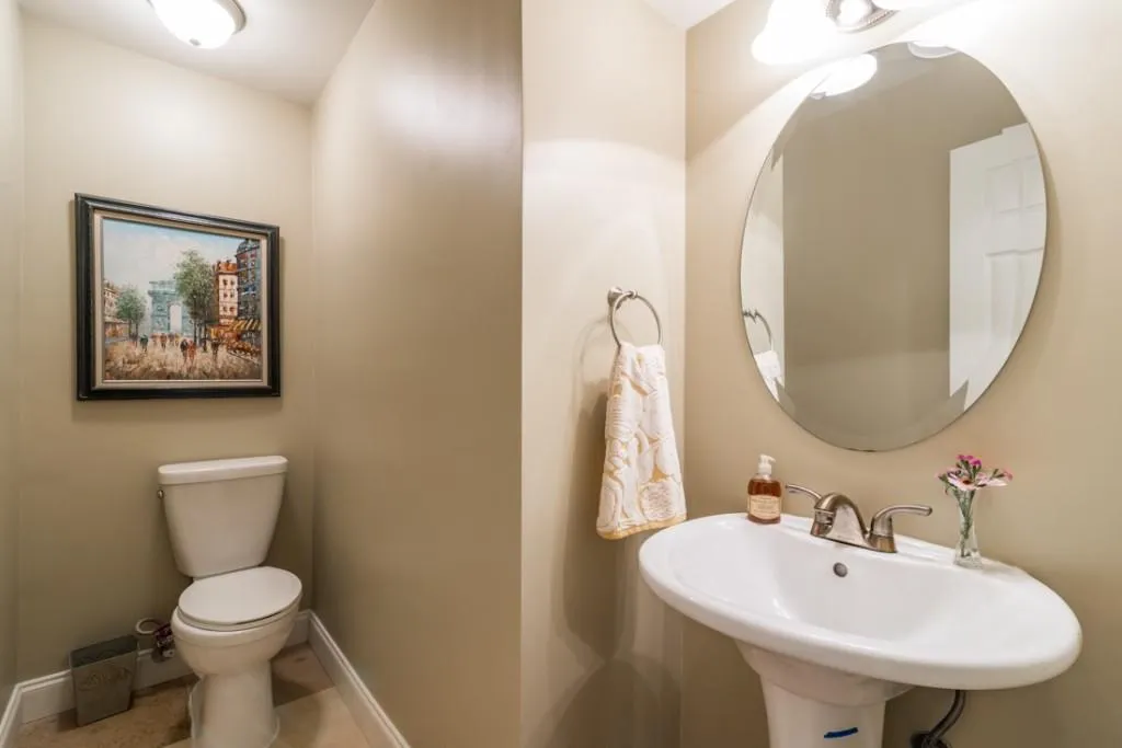 6980 Roswell Road Unit E2, Sandy Springs, Georgia 30328, 2 Bedrooms Bedrooms, ,2 BathroomsBathrooms,Residential,Sold,6980 Roswell Road Unit E2,5815649