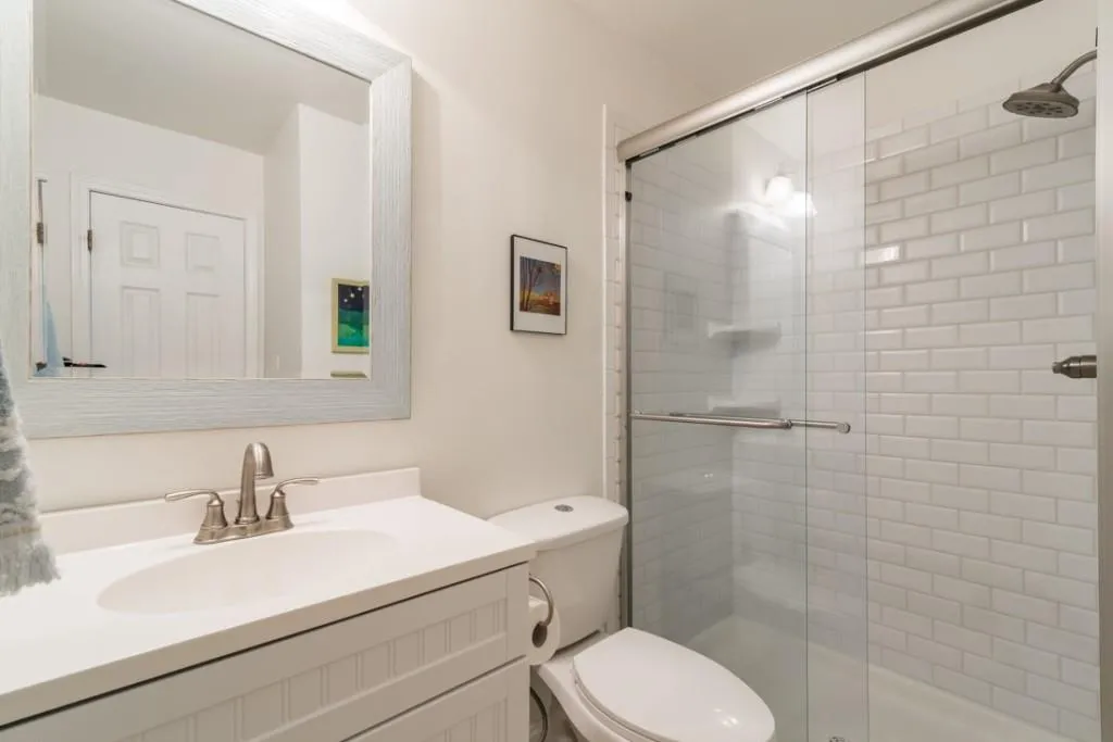 6980 Roswell Road Unit E2, Sandy Springs, Georgia 30328, 2 Bedrooms Bedrooms, ,2 BathroomsBathrooms,Residential,Sold,6980 Roswell Road Unit E2,5815649