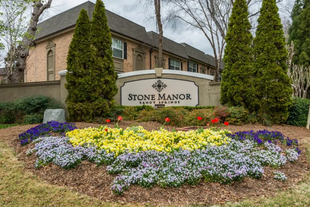 6980 Roswell Road Unit E2, Sandy Springs, Georgia 30328, 2 Bedrooms Bedrooms, ,2 BathroomsBathrooms,Residential,Sold,6980 Roswell Road Unit E2,5815649