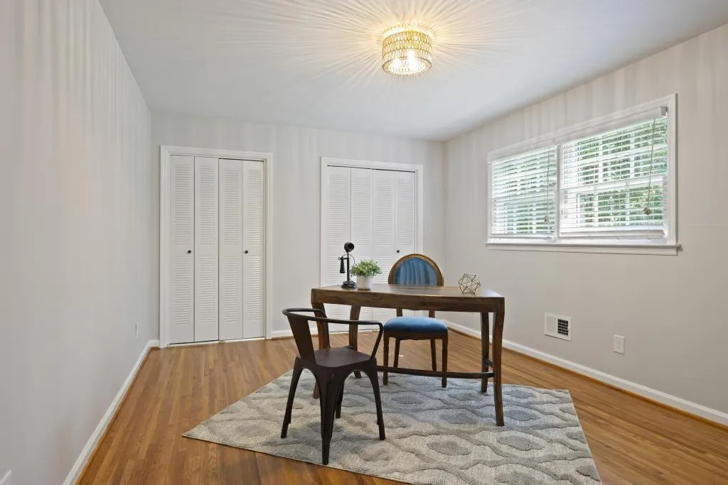 Can convert this room to the Master