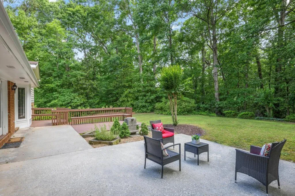 225 River Springs Drive, Sandy Springs, Georgia 30328, 4 Bedrooms Bedrooms, ,3 BathroomsBathrooms,Residential,Sold,225 River Springs Drive,7586195