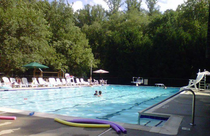 Join Mark Trail Swim and Tennis