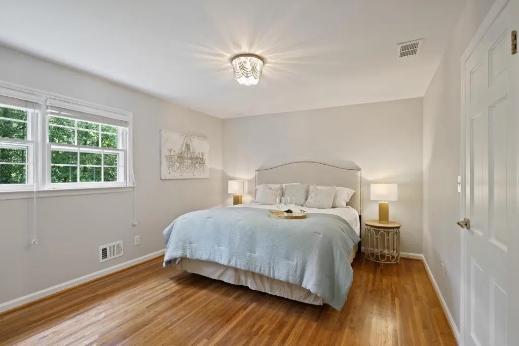 Master Bedroom can fit a king