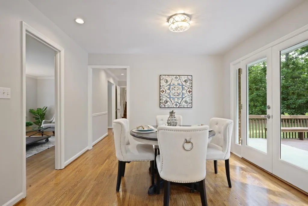 225 River Springs Drive, Sandy Springs, Georgia 30328, 4 Bedrooms Bedrooms, ,3 BathroomsBathrooms,Residential,Sold,225 River Springs Drive,7586195