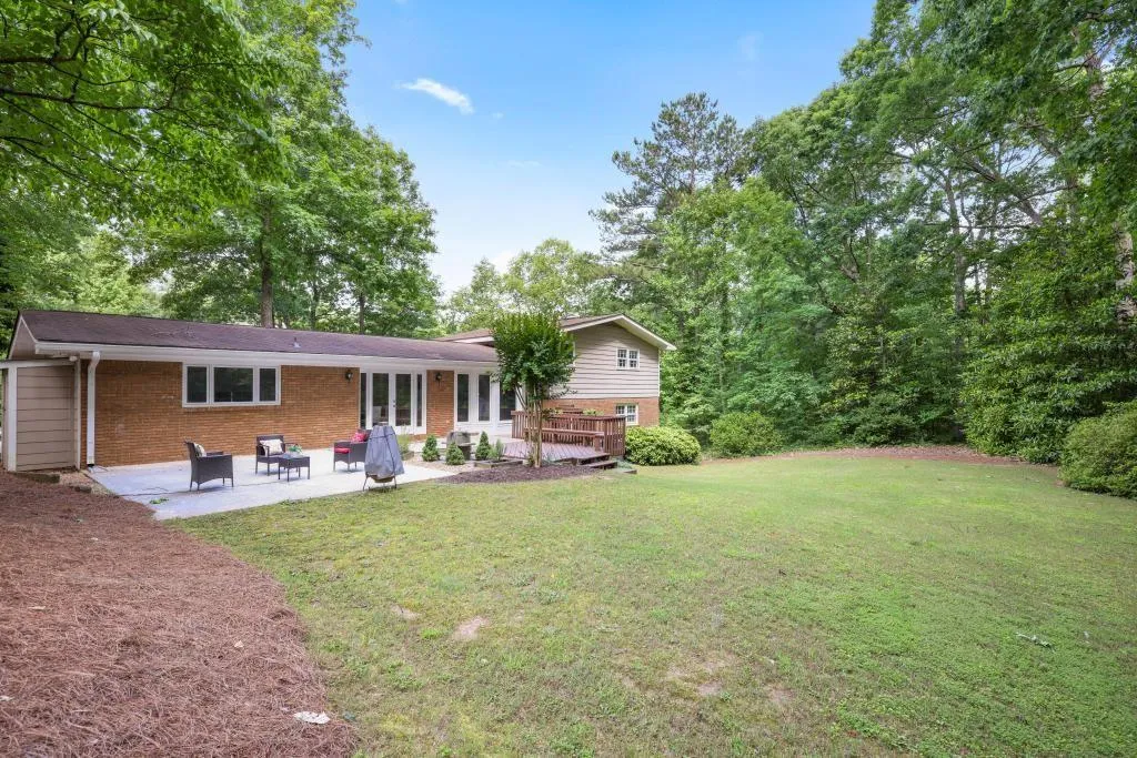 225 River Springs Drive, Sandy Springs, Georgia 30328, 4 Bedrooms Bedrooms, ,3 BathroomsBathrooms,Residential,Sold,225 River Springs Drive,7586195