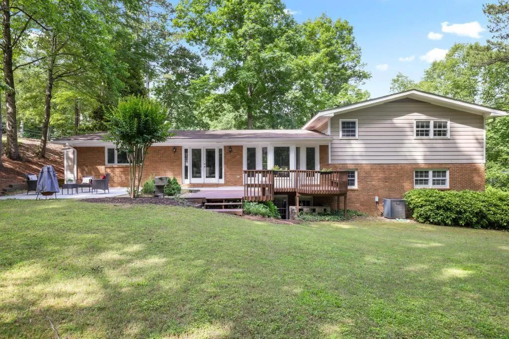 225 River Springs Drive, Sandy Springs, Georgia 30328, 4 Bedrooms Bedrooms, ,3 BathroomsBathrooms,Residential,Sold,225 River Springs Drive,7586195