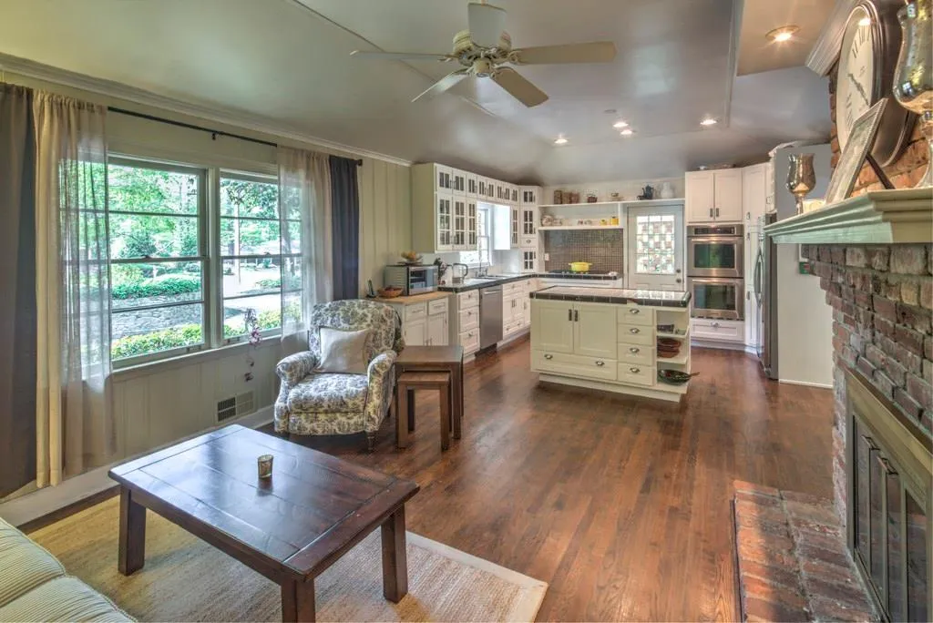 360 Montevallo Drive, Sandy Springs, Georgia 30342, 4 Bedrooms Bedrooms, ,3 BathroomsBathrooms,Residential,Sold,360 Montevallo Drive,5679648
