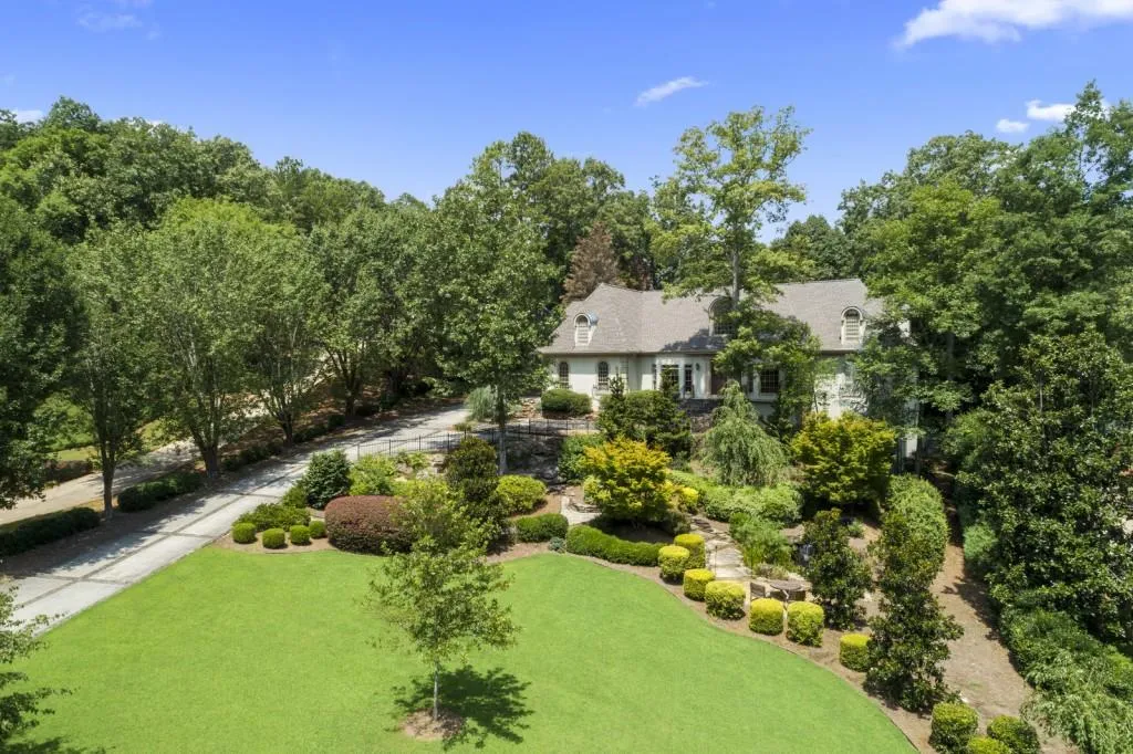 2895 Coles Way, Sandy Springs, Georgia 30350, 5 Bedrooms Bedrooms, ,5 BathroomsBathrooms,Residential,Sold,2895 Coles Way,6580595