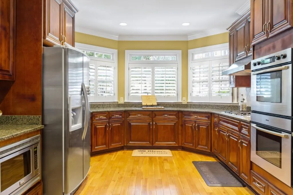 2895 Coles Way, Sandy Springs, Georgia 30350, 5 Bedrooms Bedrooms, ,5 BathroomsBathrooms,Residential,Sold,2895 Coles Way,6580595