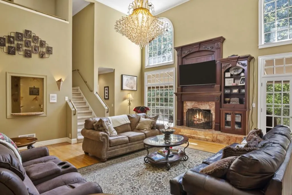 2895 Coles Way, Sandy Springs, Georgia 30350, 5 Bedrooms Bedrooms, ,5 BathroomsBathrooms,Residential,Sold,2895 Coles Way,6580595