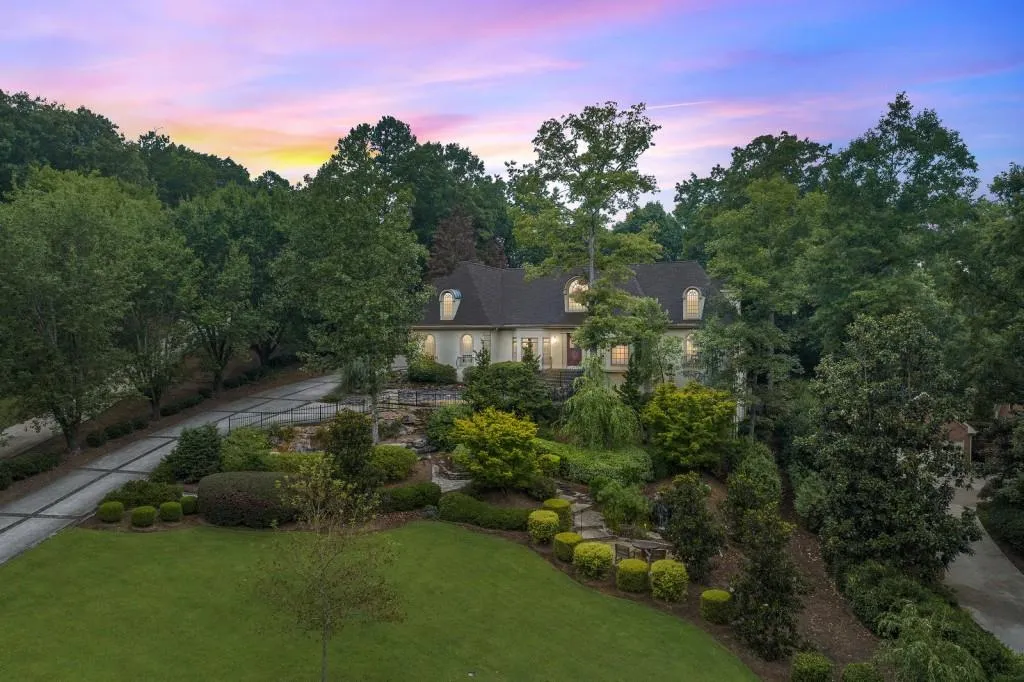 2895 Coles Way, Sandy Springs, Georgia 30350, 5 Bedrooms Bedrooms, ,5 BathroomsBathrooms,Residential,Sold,2895 Coles Way,6580595