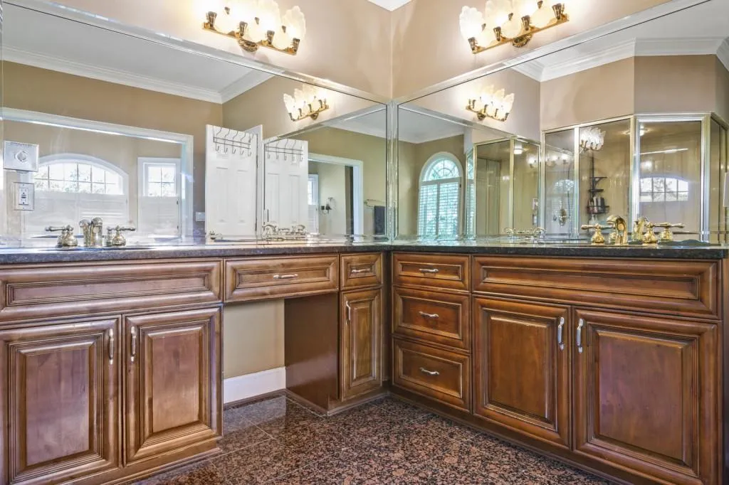 2895 Coles Way, Sandy Springs, Georgia 30350, 5 Bedrooms Bedrooms, ,5 BathroomsBathrooms,Residential,Sold,2895 Coles Way,6580595