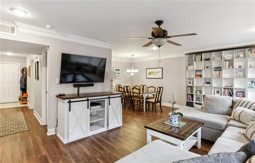 6980 Roswell Road Unit F7, Atlanta, Georgia 30328, 3 Bedrooms Bedrooms, ,2 BathroomsBathrooms,Residential,Sold,6980 Roswell Road Unit F7,7181676