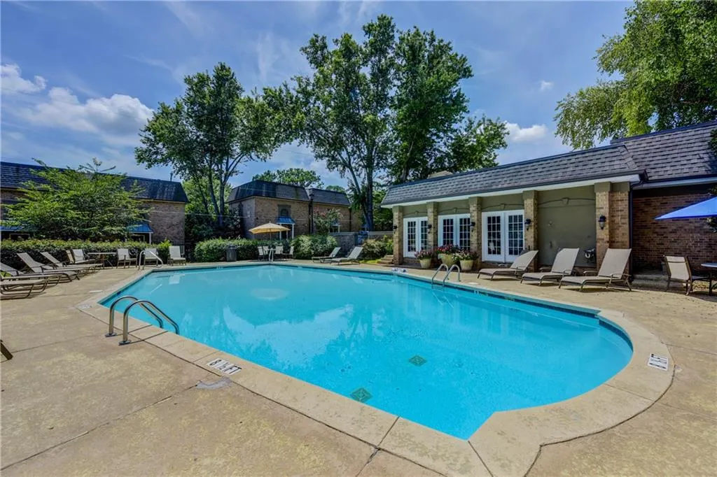 6980 Roswell Road Unit F7, Atlanta, Georgia 30328, 3 Bedrooms Bedrooms, ,2 BathroomsBathrooms,Residential,Sold,6980 Roswell Road Unit F7,7181676