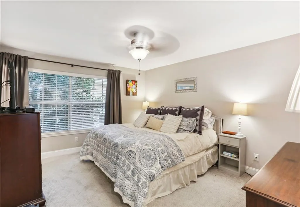 6980 Roswell Road Unit F7, Atlanta, Georgia 30328, 3 Bedrooms Bedrooms, ,2 BathroomsBathrooms,Residential,Sold,6980 Roswell Road Unit F7,7181676