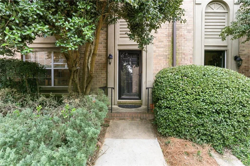 6980 Roswell Road Unit F7, Atlanta, Georgia 30328, 3 Bedrooms Bedrooms, ,2 BathroomsBathrooms,Residential,Sold,6980 Roswell Road Unit F7,7181676