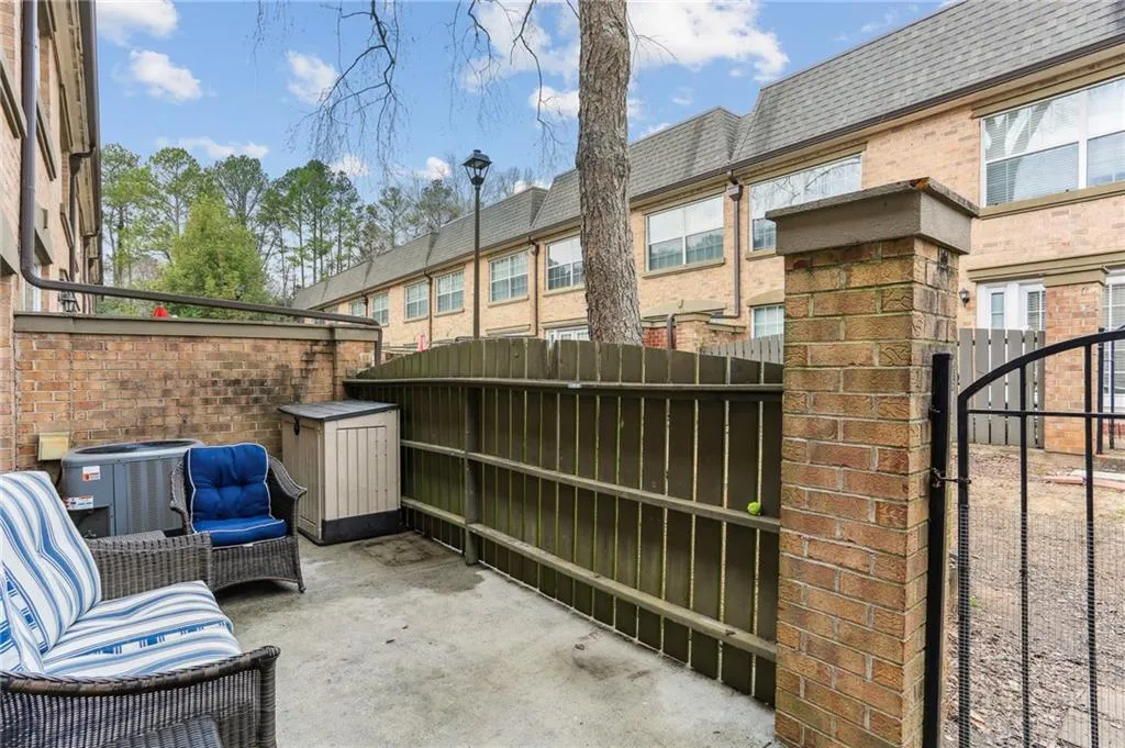 6980 Roswell Road Unit F7, Atlanta, Georgia 30328, 3 Bedrooms Bedrooms, ,2 BathroomsBathrooms,Residential,Sold,6980 Roswell Road Unit F7,7181676