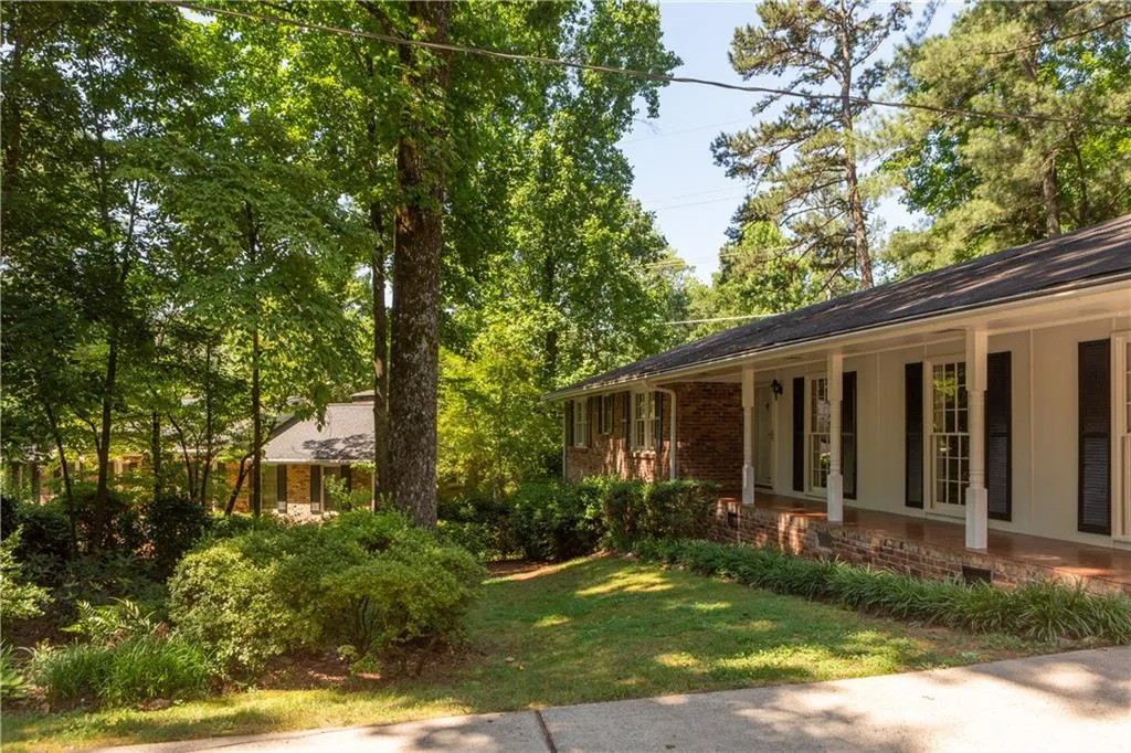 7270 Selkirk Drive, Atlanta, Georgia 30328, 4 Bedrooms Bedrooms, ,2 BathroomsBathrooms,Residential,Sold,7270 Selkirk Drive,6031058