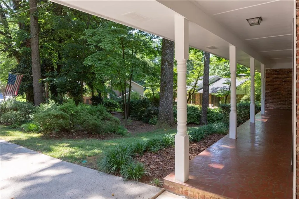 7270 Selkirk Drive, Atlanta, Georgia 30328, 4 Bedrooms Bedrooms, ,2 BathroomsBathrooms,Residential,Sold,7270 Selkirk Drive,6031058