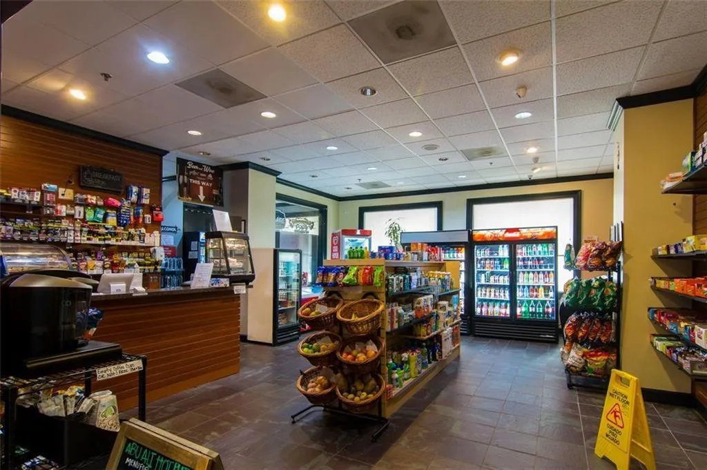 Lobby Market