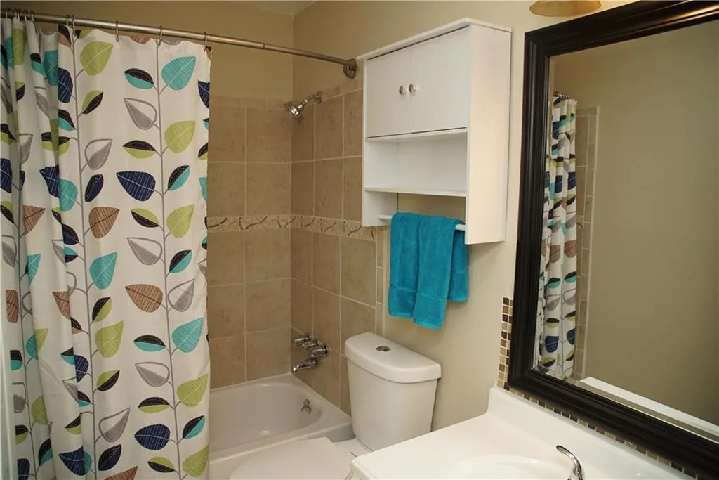 5400 Roswell Road Unit H5, Atlanta, Georgia 30342, 2 Bedrooms Bedrooms, ,1 BathroomBathrooms,Residential,Sold,5400 Roswell Road Unit H5,5657206