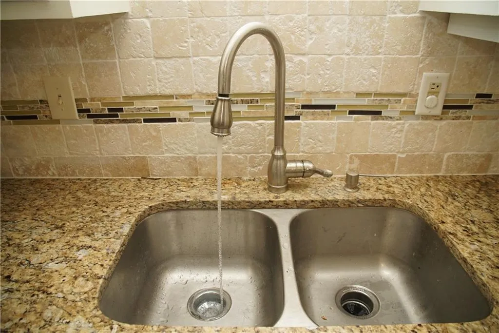 5400 Roswell Road Unit H5, Atlanta, Georgia 30342, 2 Bedrooms Bedrooms, ,1 BathroomBathrooms,Residential,Sold,5400 Roswell Road Unit H5,5657206