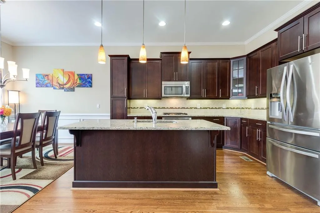914 Acadiana Drive, Sandy Springs, Georgia 30328, 3 Bedrooms Bedrooms, ,2 BathroomsBathrooms,Residential,Sold,914 Acadiana Drive,5869616