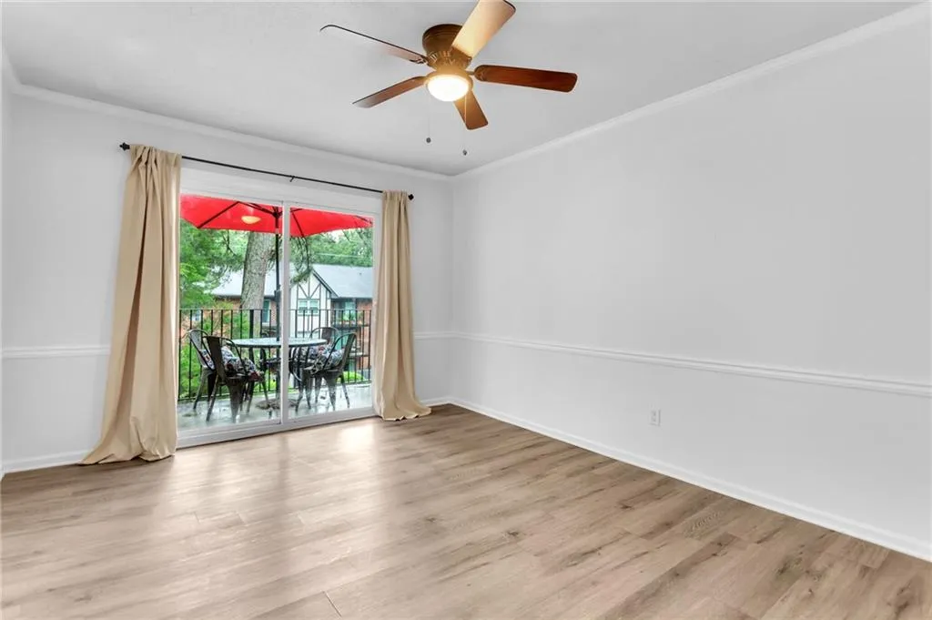 6851 Roswell Road Ne Unit Q17, Sandy Springs, Georgia 30328, 3 Bedrooms Bedrooms, ,2 BathroomsBathrooms,Residential,Sold,6851 Roswell Road Ne Unit Q17,7104980