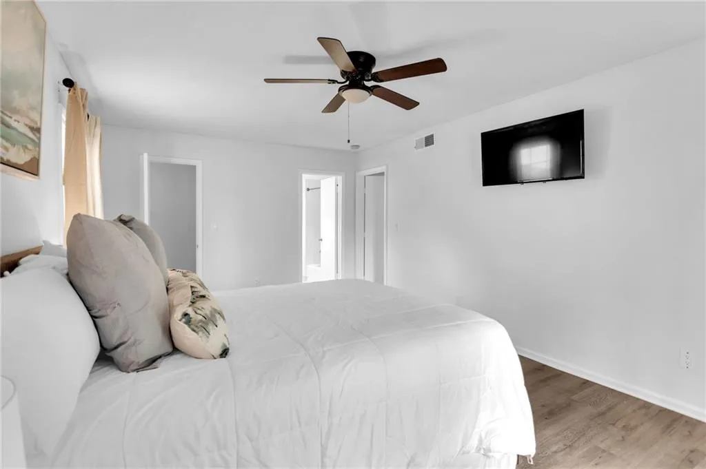 6851 Roswell Road Ne Unit Q17, Sandy Springs, Georgia 30328, 3 Bedrooms Bedrooms, ,2 BathroomsBathrooms,Residential,Sold,6851 Roswell Road Ne Unit Q17,7104980