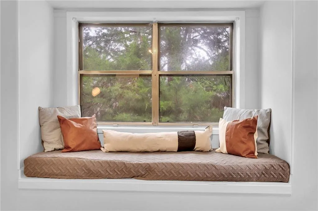 6851 Roswell Road Ne Unit Q17, Sandy Springs, Georgia 30328, 3 Bedrooms Bedrooms, ,2 BathroomsBathrooms,Residential,Sold,6851 Roswell Road Ne Unit Q17,7104980