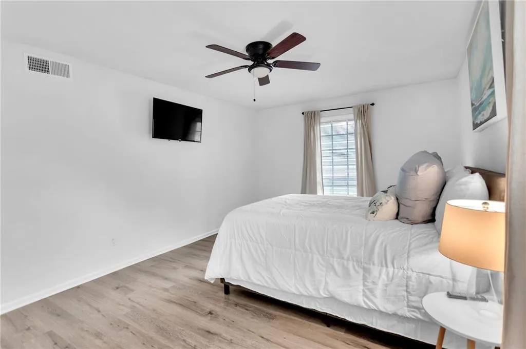 6851 Roswell Road Ne Unit Q17, Sandy Springs, Georgia 30328, 3 Bedrooms Bedrooms, ,2 BathroomsBathrooms,Residential,Sold,6851 Roswell Road Ne Unit Q17,7104980