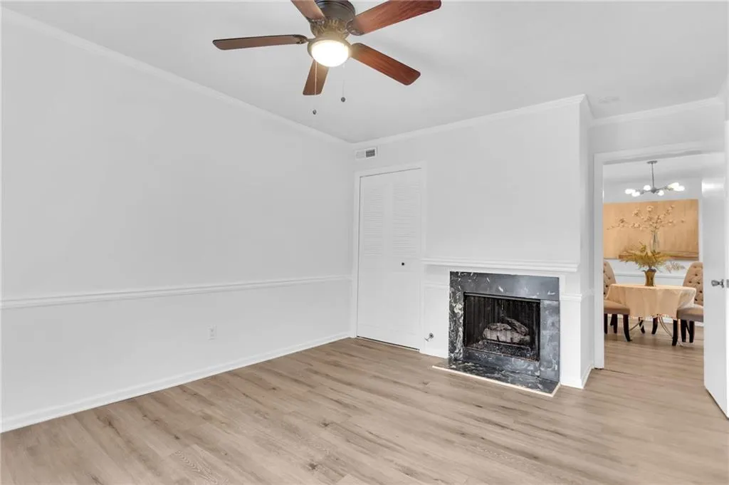 6851 Roswell Road Ne Unit Q17, Sandy Springs, Georgia 30328, 3 Bedrooms Bedrooms, ,2 BathroomsBathrooms,Residential,Sold,6851 Roswell Road Ne Unit Q17,7104980