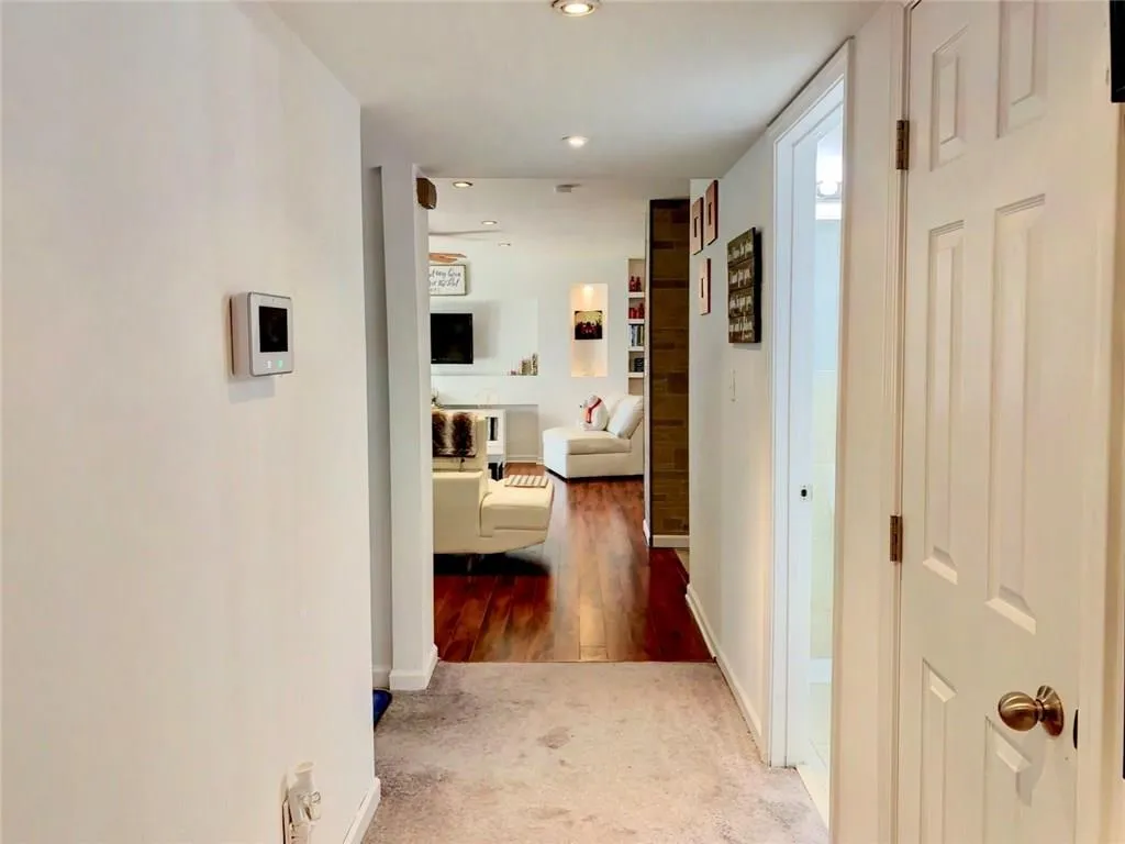 6520 Roswell Road Unit 55, Atlanta, Georgia 30328, 2 Bedrooms Bedrooms, ,2 BathroomsBathrooms,Residential,Sold,6520 Roswell Road Unit 55,6127344