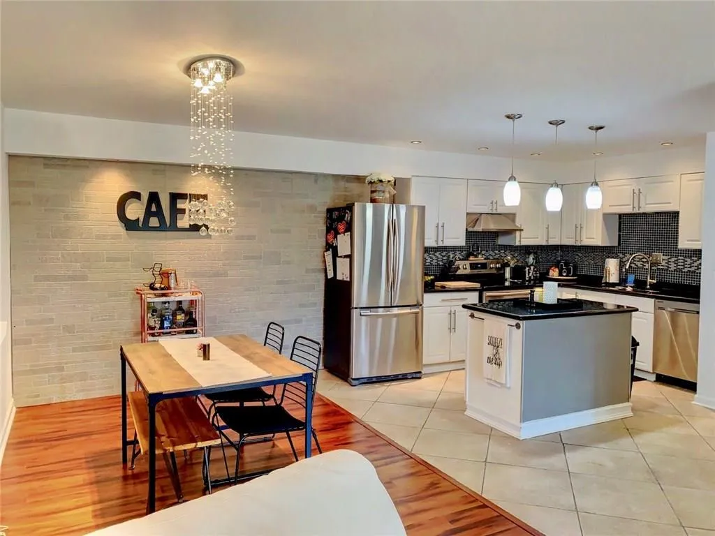 6520 Roswell Road Unit 55, Atlanta, Georgia 30328, 2 Bedrooms Bedrooms, ,2 BathroomsBathrooms,Residential,Sold,6520 Roswell Road Unit 55,6127344