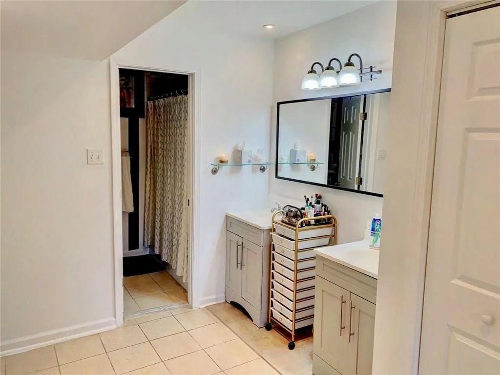 6520 Roswell Road Unit 55, Atlanta, Georgia 30328, 2 Bedrooms Bedrooms, ,2 BathroomsBathrooms,Residential,Sold,6520 Roswell Road Unit 55,6127344