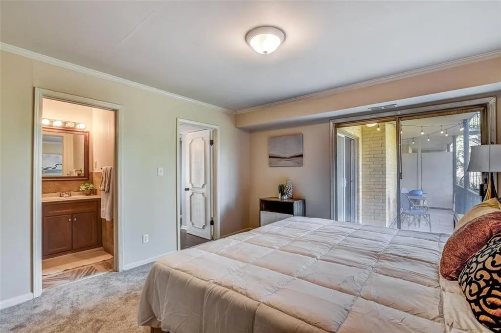 5400 Roswell Road Unit N11, Atlanta, Georgia 30342, 2 Bedrooms Bedrooms, ,2 BathroomsBathrooms,Residential,Sold,5400 Roswell Road Unit N11,6993515