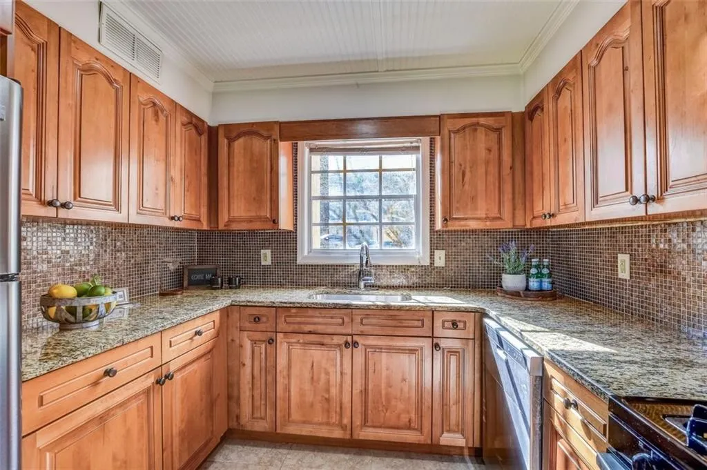 5400 Roswell Road Unit N11, Atlanta, Georgia 30342, 2 Bedrooms Bedrooms, ,2 BathroomsBathrooms,Residential,Sold,5400 Roswell Road Unit N11,6993515