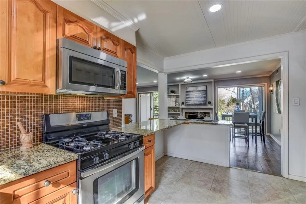 5400 Roswell Road Unit N11, Atlanta, Georgia 30342, 2 Bedrooms Bedrooms, ,2 BathroomsBathrooms,Residential,Sold,5400 Roswell Road Unit N11,6993515