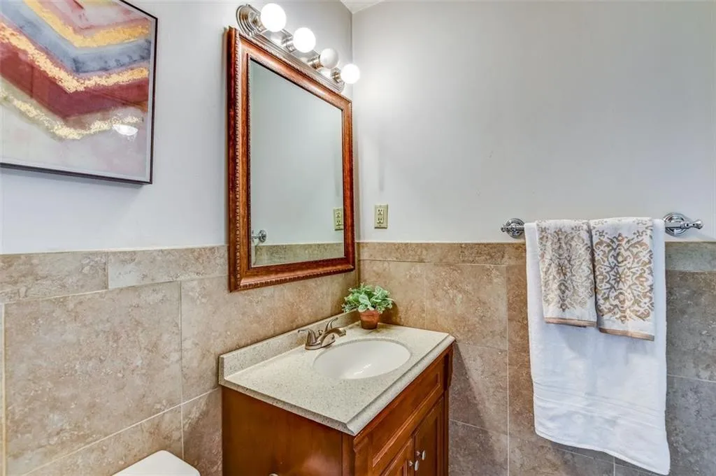 5400 Roswell Road Unit N11, Atlanta, Georgia 30342, 2 Bedrooms Bedrooms, ,2 BathroomsBathrooms,Residential,Sold,5400 Roswell Road Unit N11,6993515