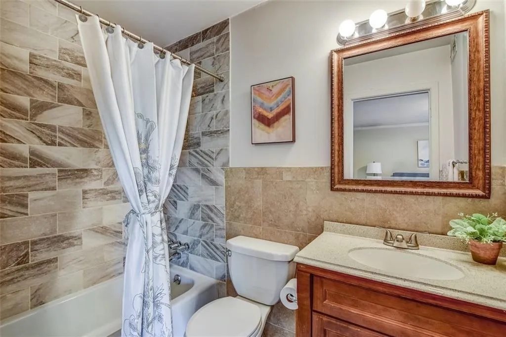 5400 Roswell Road Unit N11, Atlanta, Georgia 30342, 2 Bedrooms Bedrooms, ,2 BathroomsBathrooms,Residential,Sold,5400 Roswell Road Unit N11,6993515